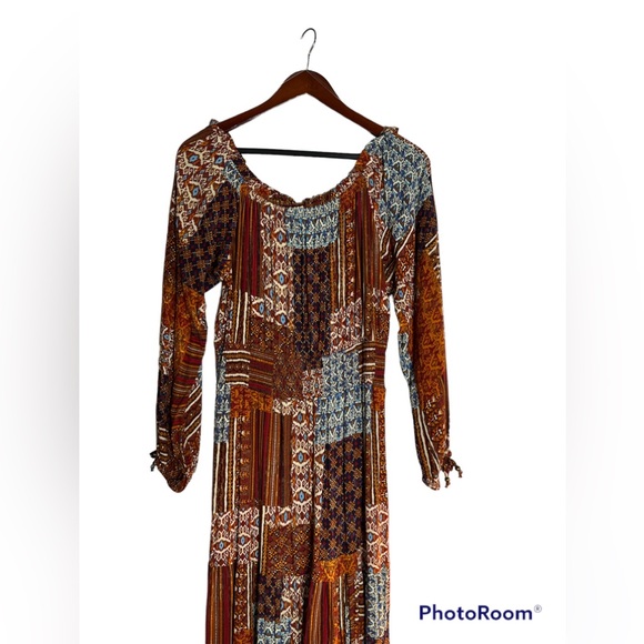 Off The shoulder Maxi Dress - Picture 4 of 5